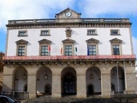 Ayuntamiento de Cáceres: Admitidos provisionales de tres plazas de Auxiliares Administrativos